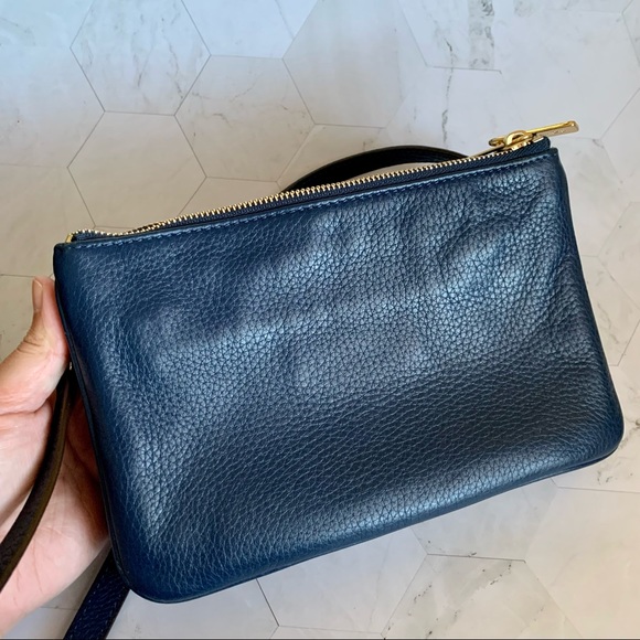 Michael Kors Bedford Gusset Crossbody Bag - Picture 3 of 7